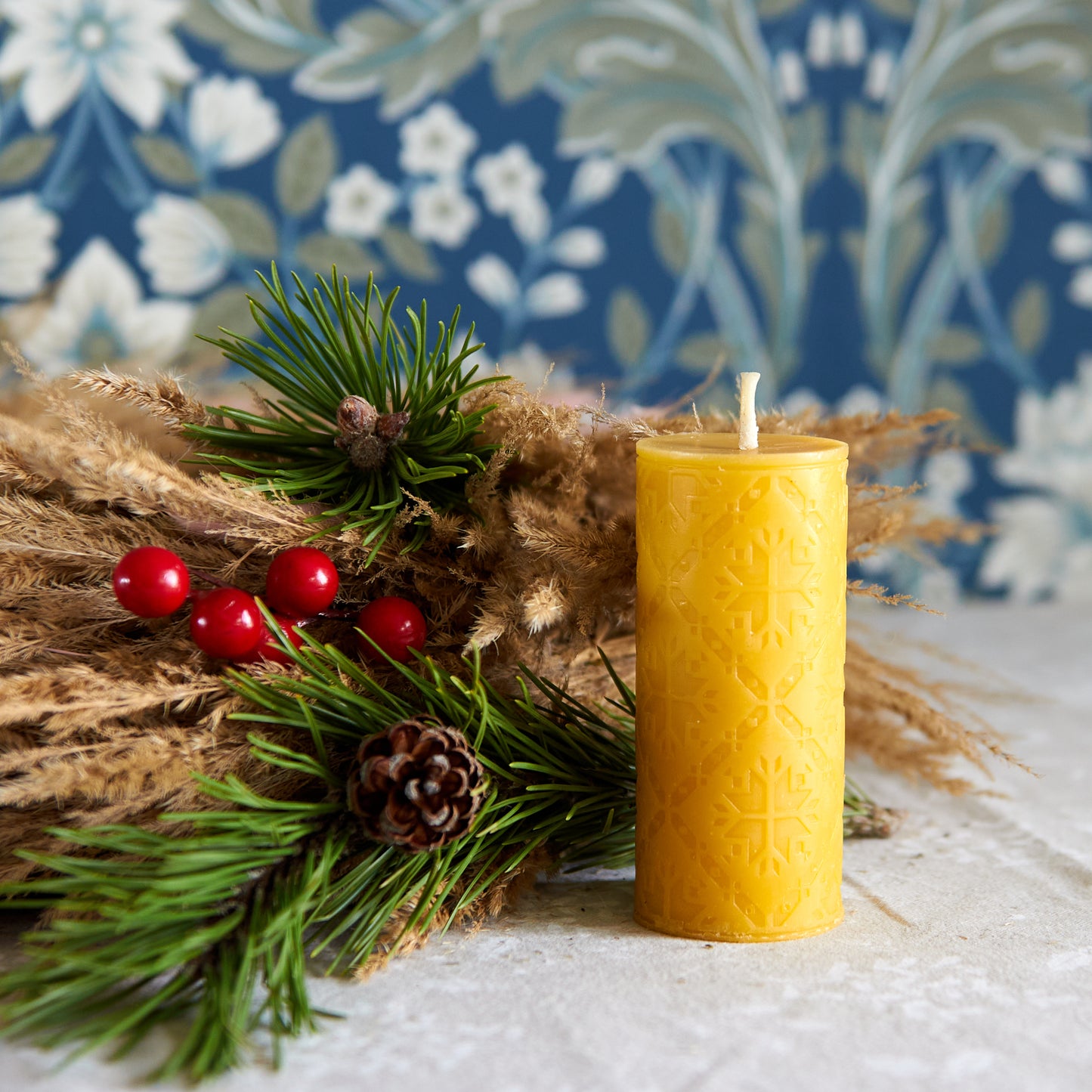 Pure beeswax pillar Candle "Amber Flame"